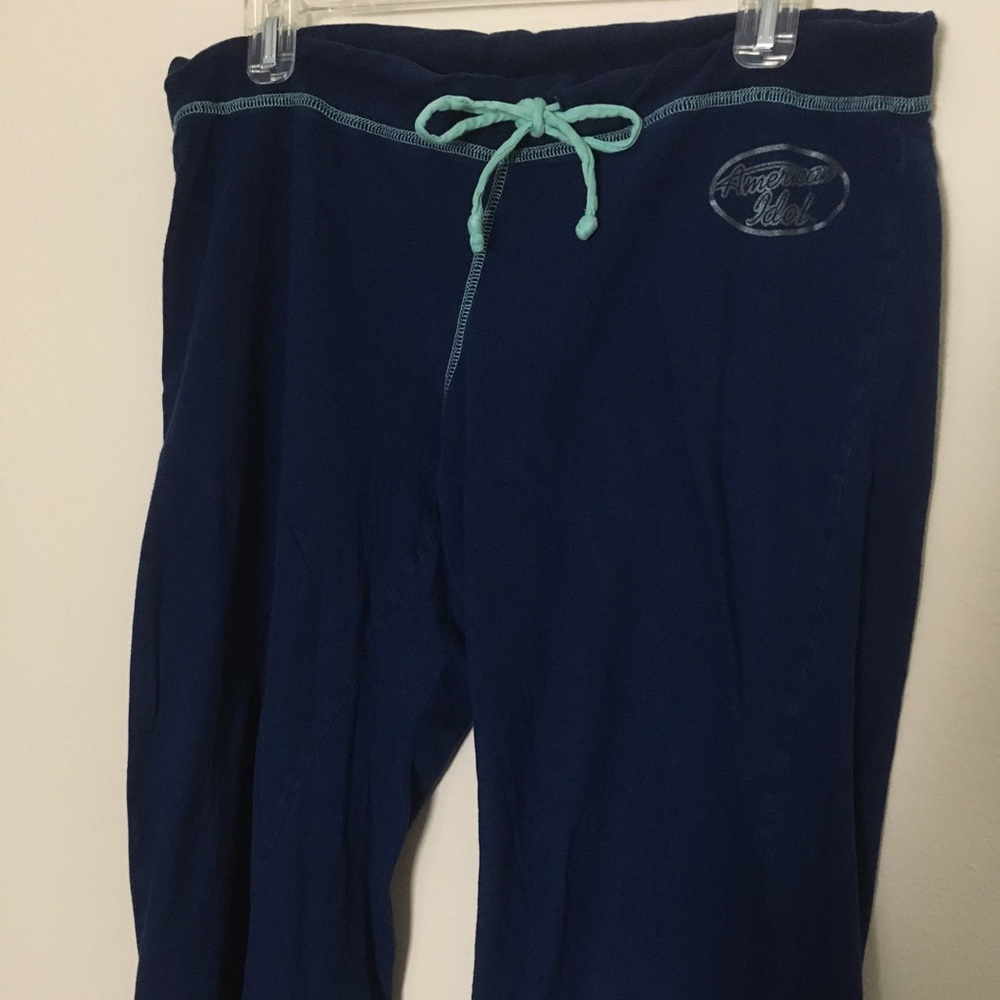 American idol navy jersey knit caprisSize M